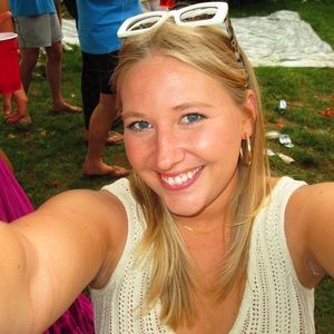 Meet your Posher, Caroline